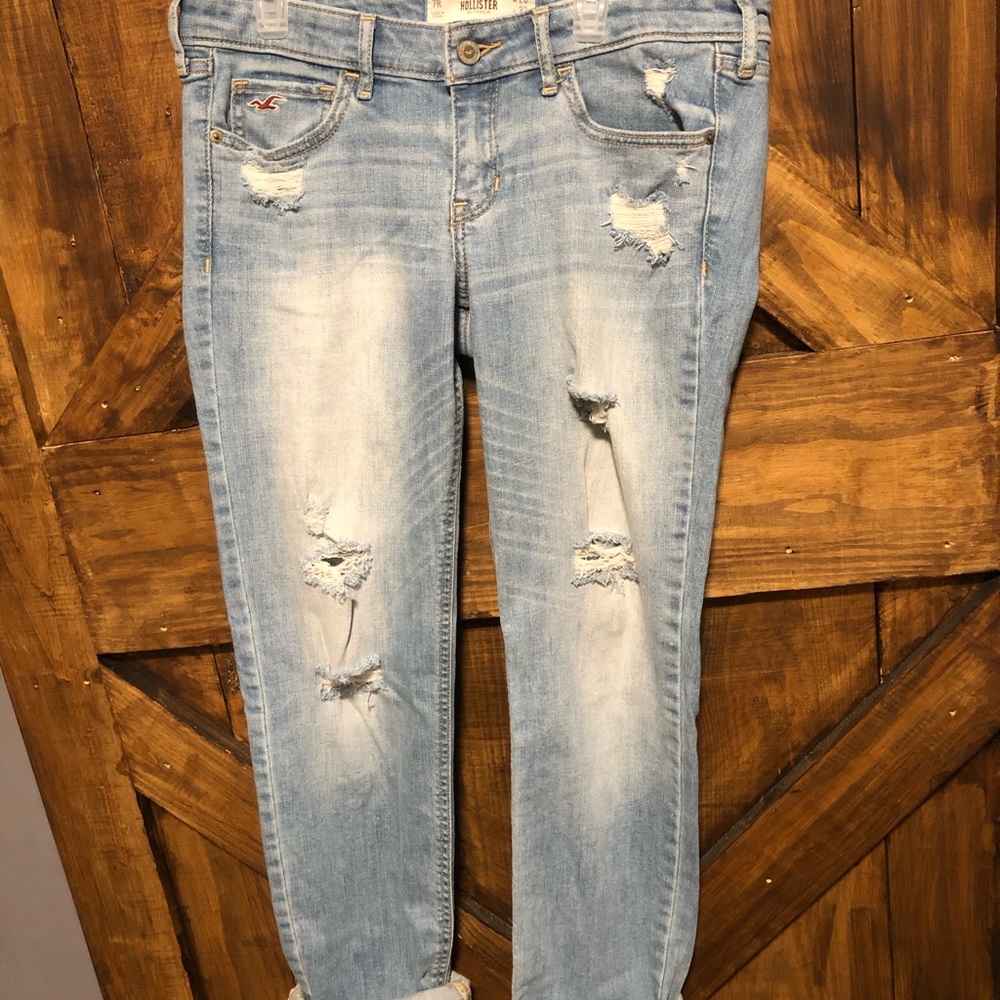 Hollister 7R distressed jeans